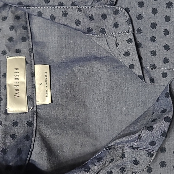 NWOT  Van Heusen Blue Poka Dot Short-sleeved Button-down Blouse Size Small - Picture 11 of 11
